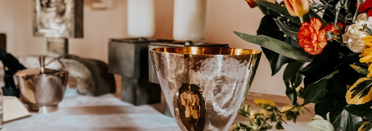 Altar im Kerzenschein